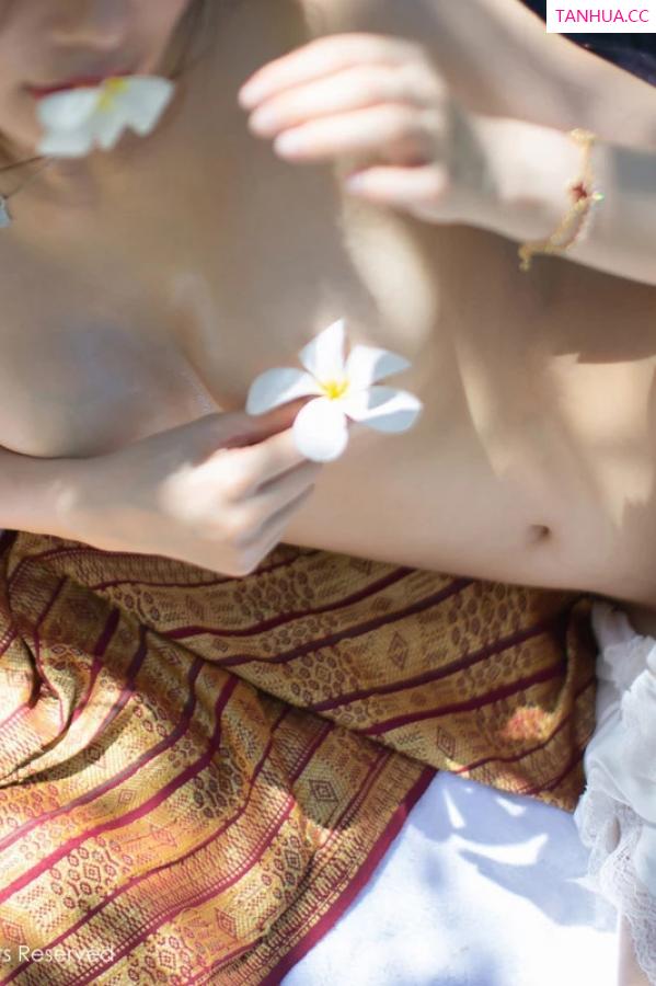 綺裡嘉 绮里嘉 [XiuRen]高清写真图 2024.03.19 No.8256 绮里嘉ula 美腿丝袜第50张图片